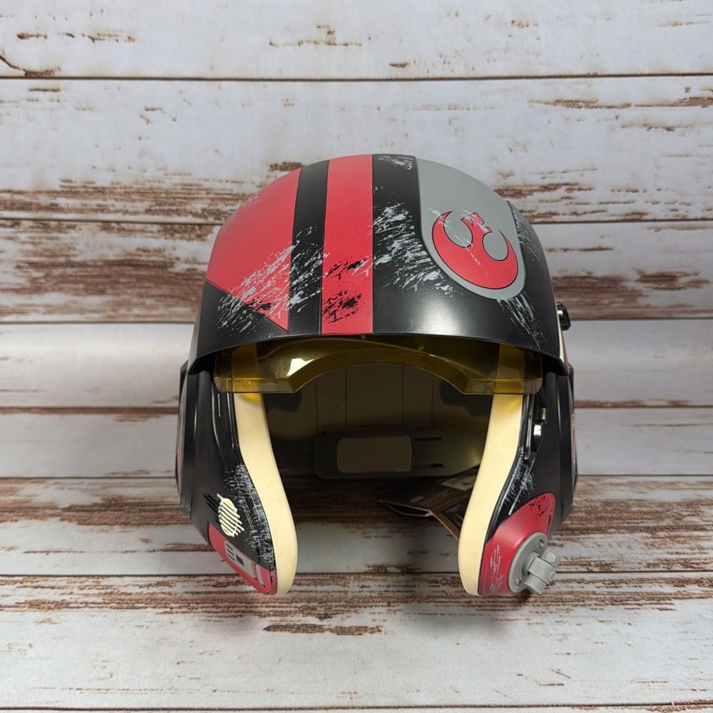 Disney Parks Star Wars Poe Dameron Electronic X-Wing Pilot Helmet Prop Tested